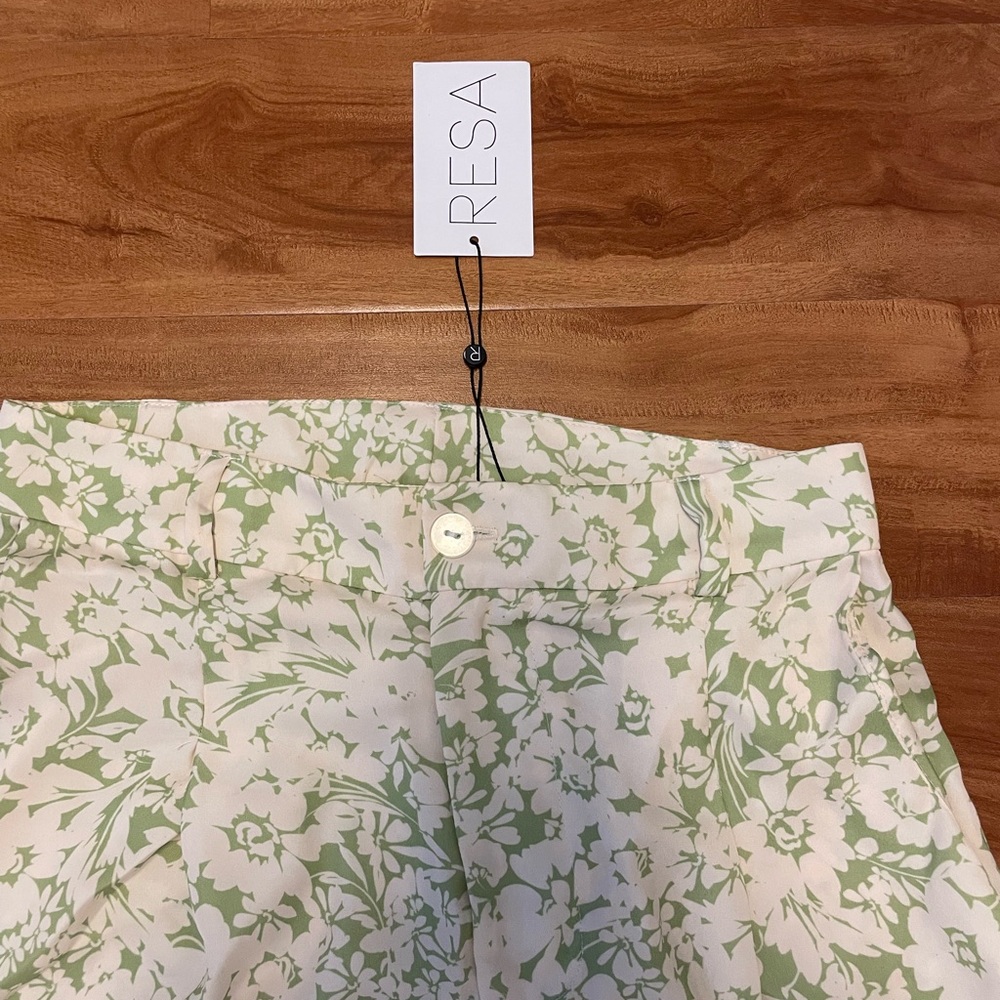 RESA floral pants, great silk material! Tags on, never worn.